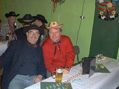  Unser Chorleiter
              natrlich mit Fliege 